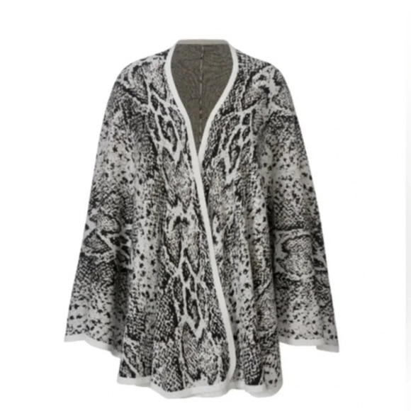 Cabi Serpent Wrap sweater black/white snake print - Picture 1 of 9